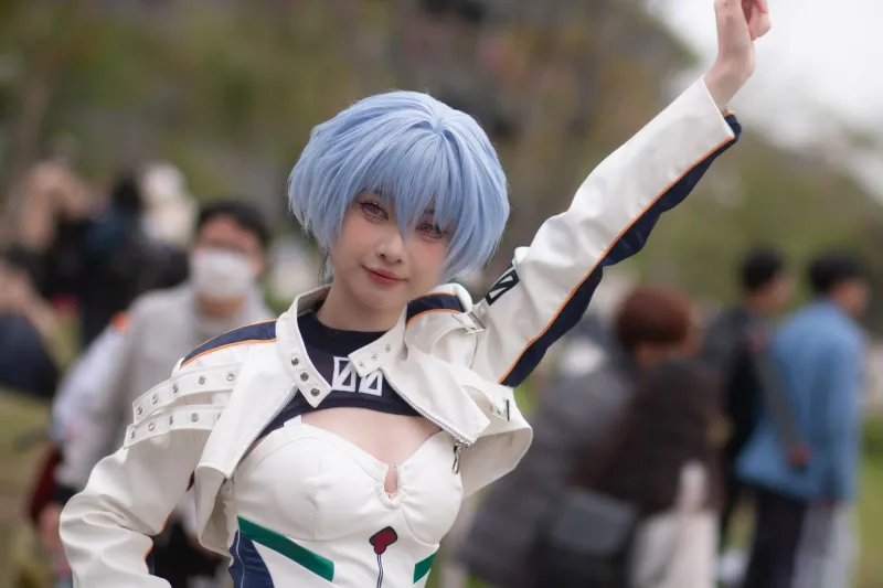 Stitches to Riches: How Serious Cosplayers Are Turning Fabric and Foam Into Full-Time Income